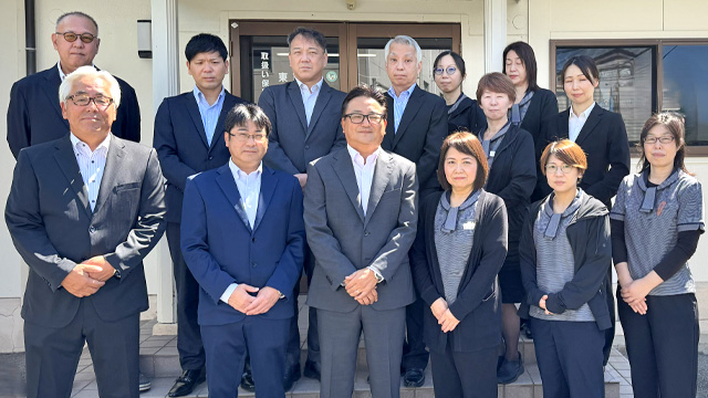 東海総合保険事務所 スタッフ集合写真